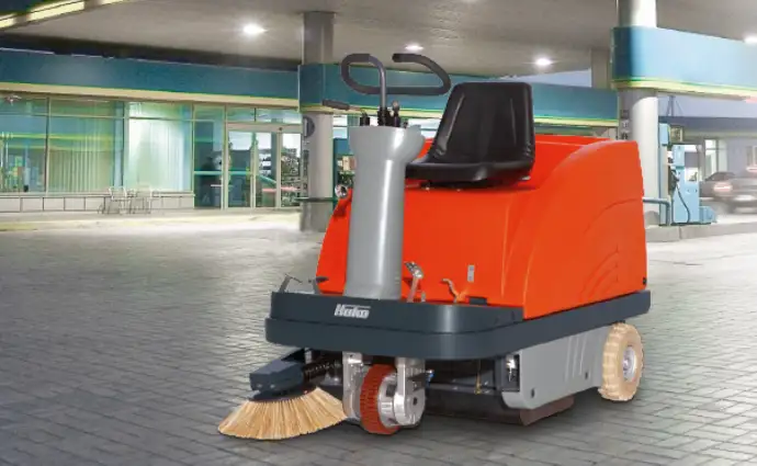 Sweepmaster ride-on sweeping and vacuum sweeping machine
