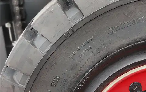 Service de pneus richtiger Reifen