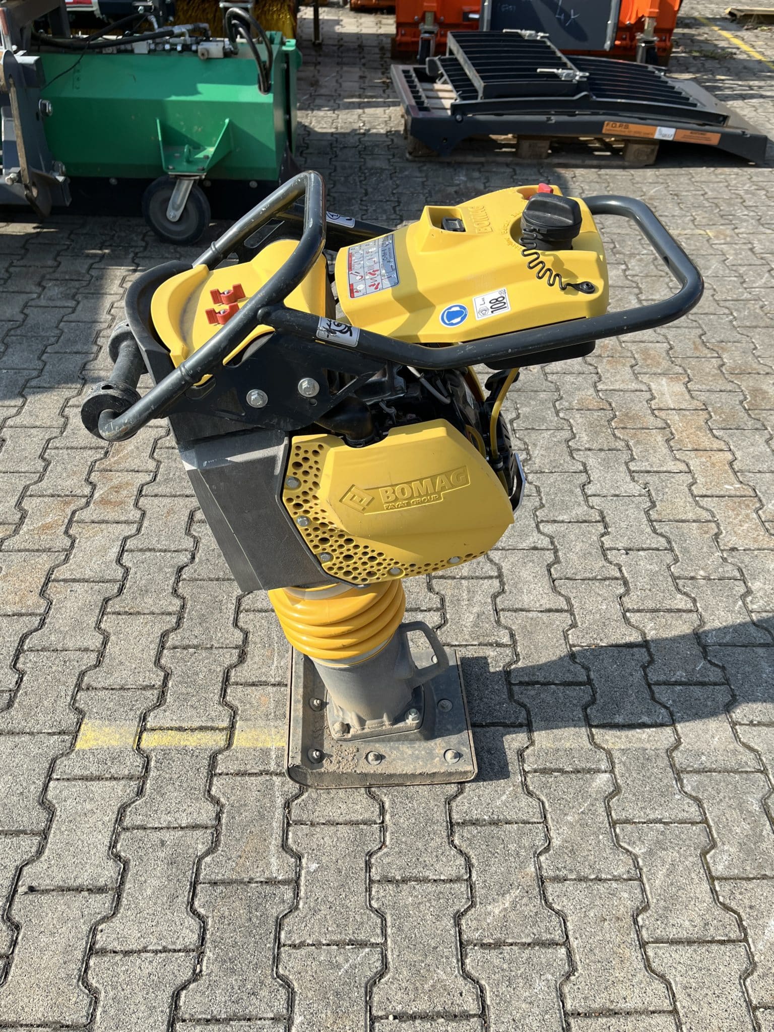 Gebrauchte Baumaschinen – BOMAG BT65