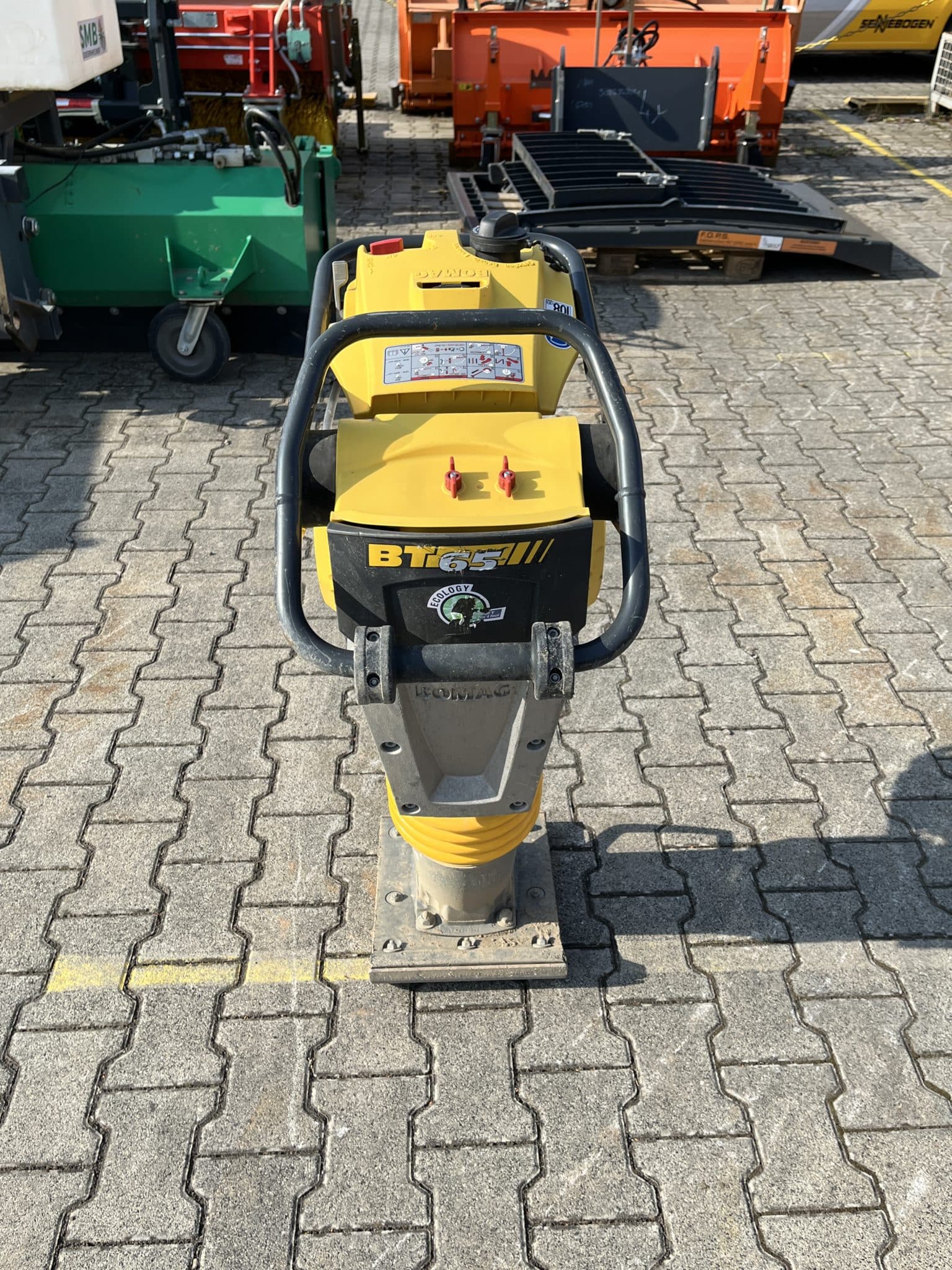 Gebrauchte Baumaschinen – BOMAG BT65