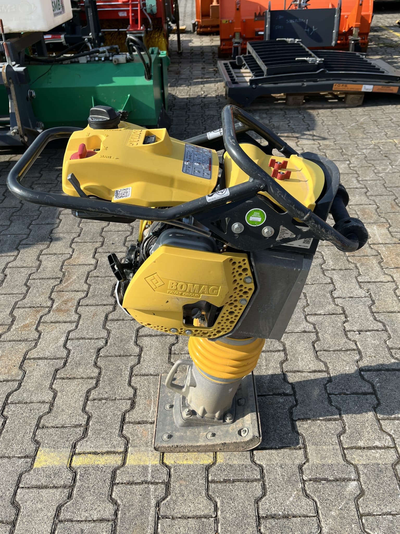 Gebrauchte Baumaschinen – BOMAG BT65