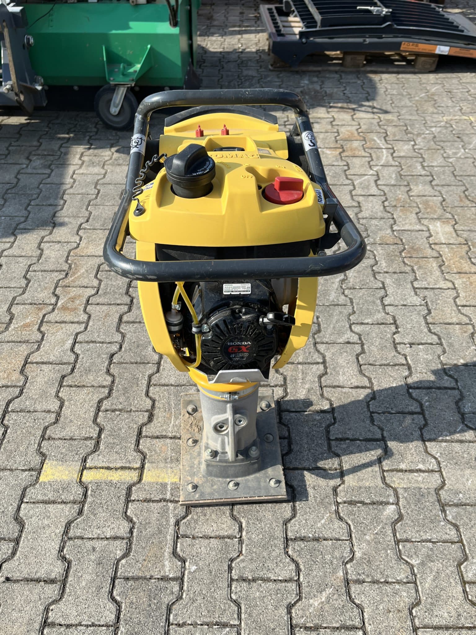 Gebrauchte Baumaschinen – BOMAG BT65