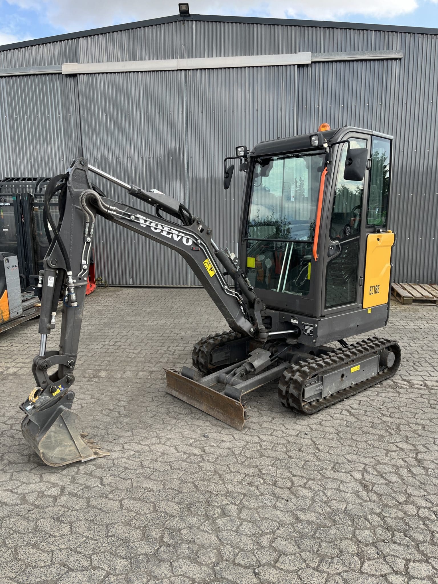 Gebrauchte Baumaschinen – Volvo EC18E