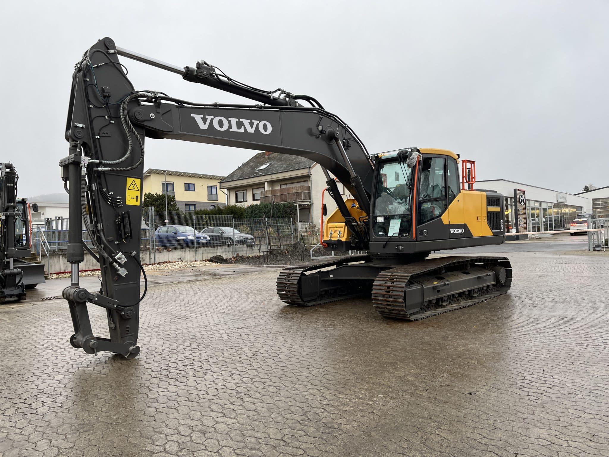 Gebrauchte Baumaschinen – Volvo EC220EL mit 2D Dig assist