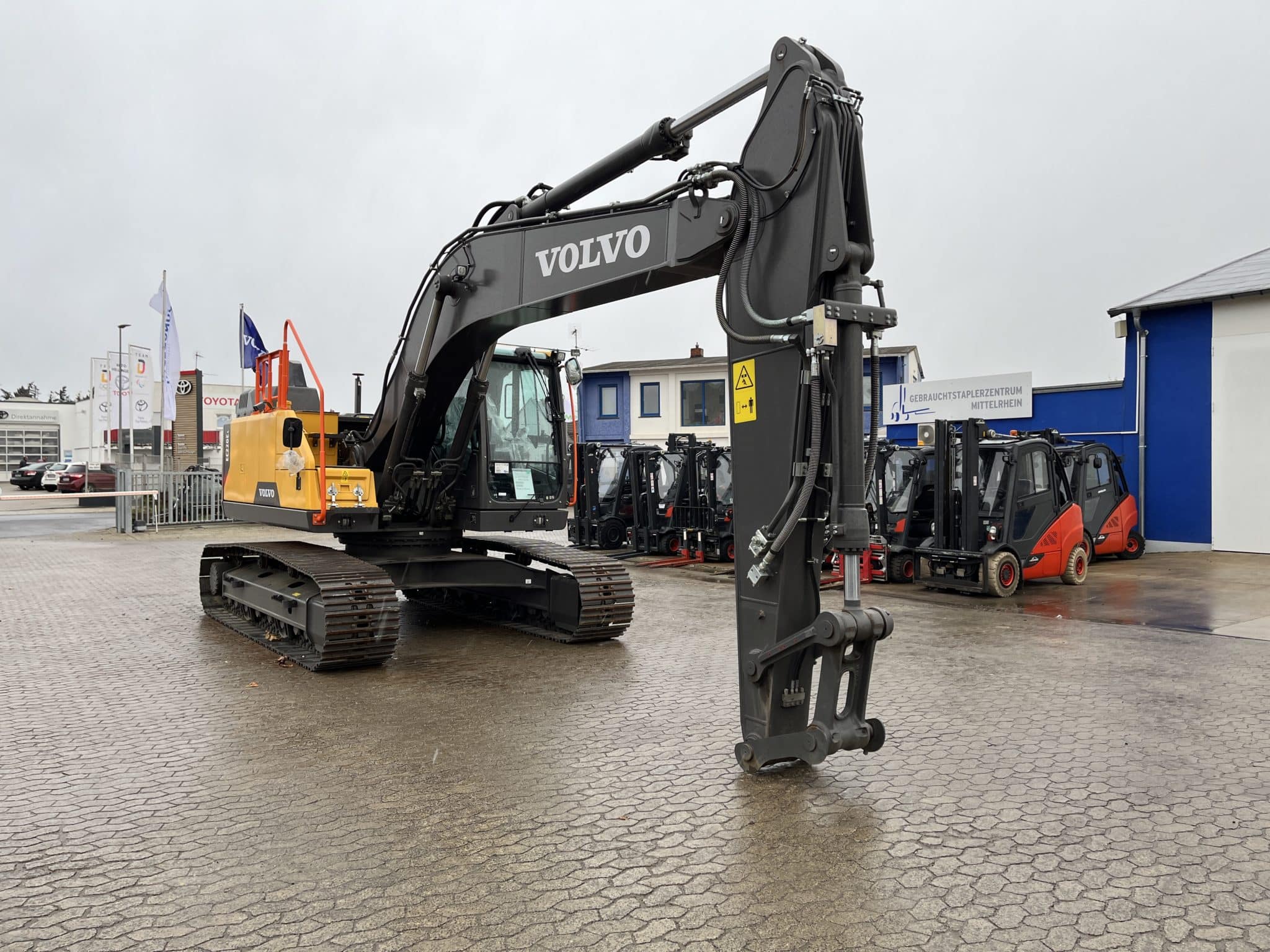 Gebrauchte Baumaschinen – Volvo EC220EL mit 2D Dig assist