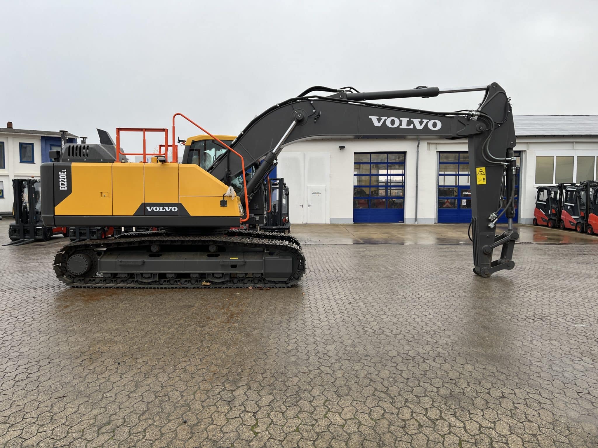 Gebrauchte Baumaschinen – Volvo EC220EL mit 2D Dig assist