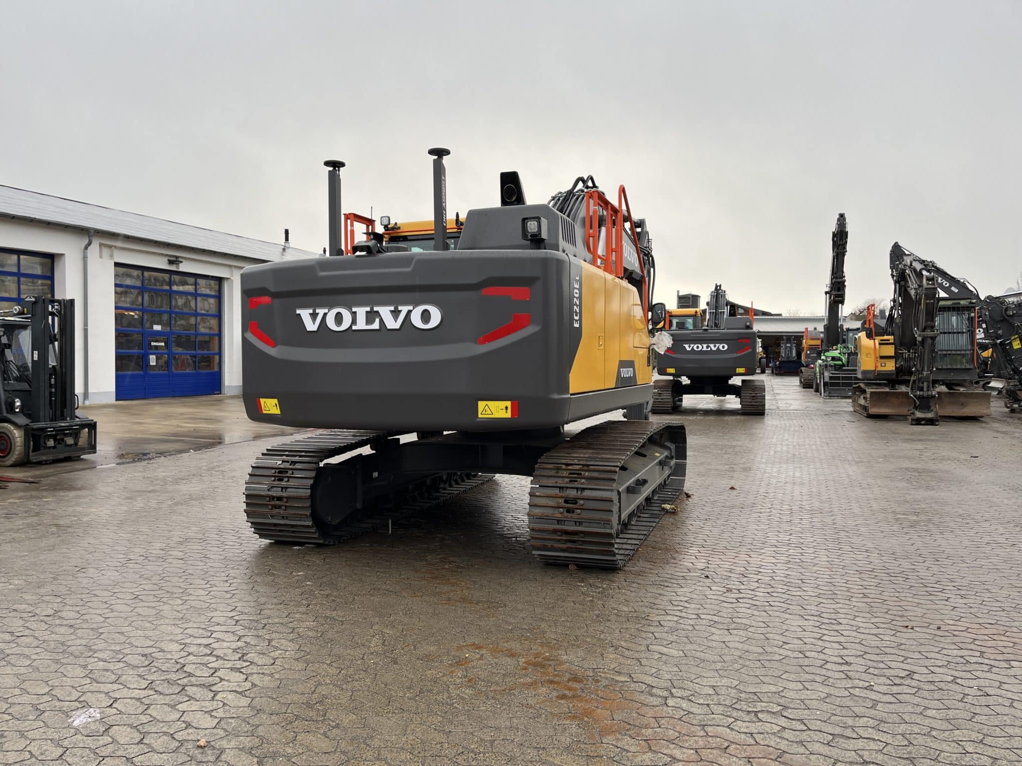 Gebrauchte Baumaschinen – Volvo EC220EL mit 2D Dig assist