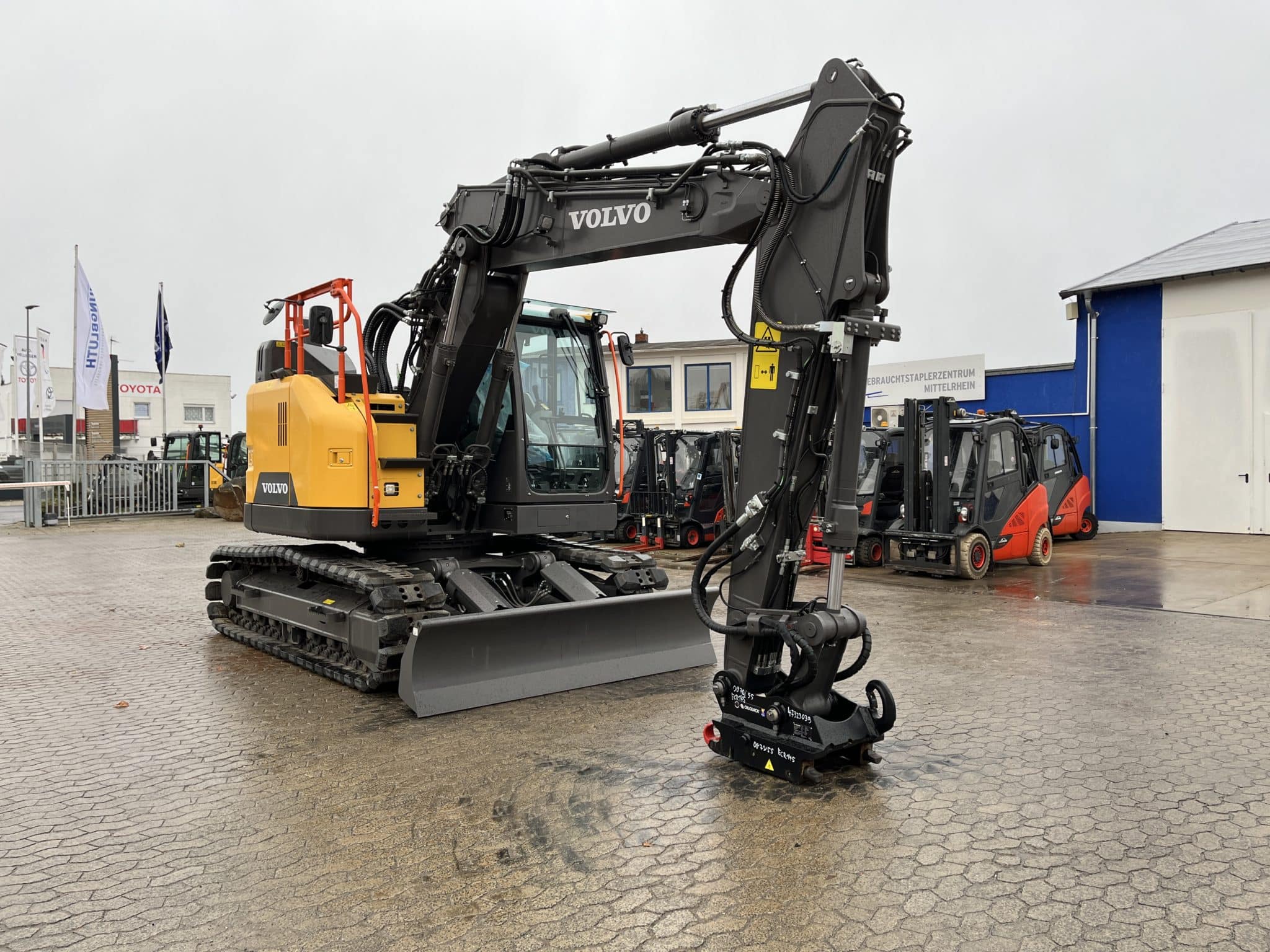 Gebrauchte Baumaschinen – Volvo ECR145EL mit OQ70/55