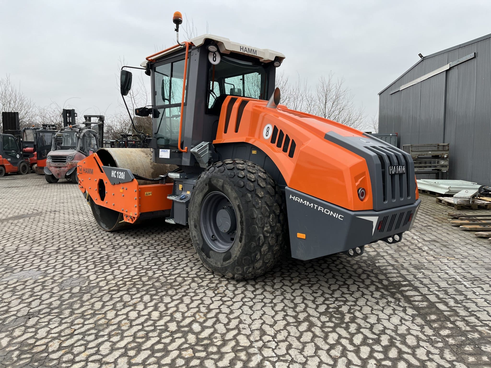 Gebrauchte Baumaschinen – Hamm HC120i