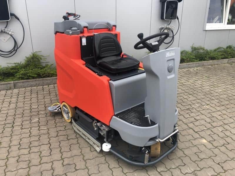 Gebrauchte Aufsitz-Scheuersaugmaschine – Hako Scrubmaster B175R TB900