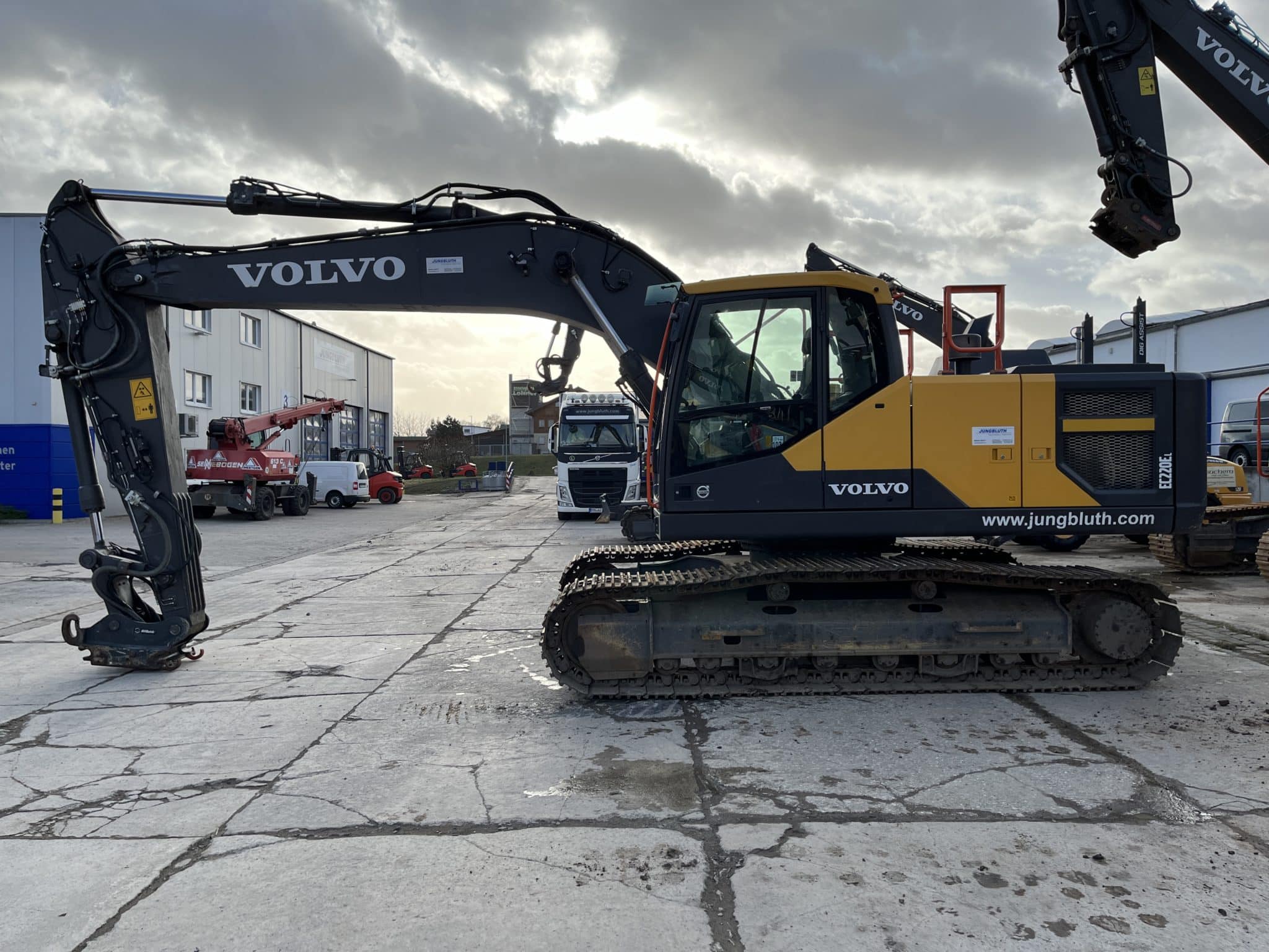 Gebrauchte Baumaschinen – Volvo EC220EL mit 2D Dig Assist