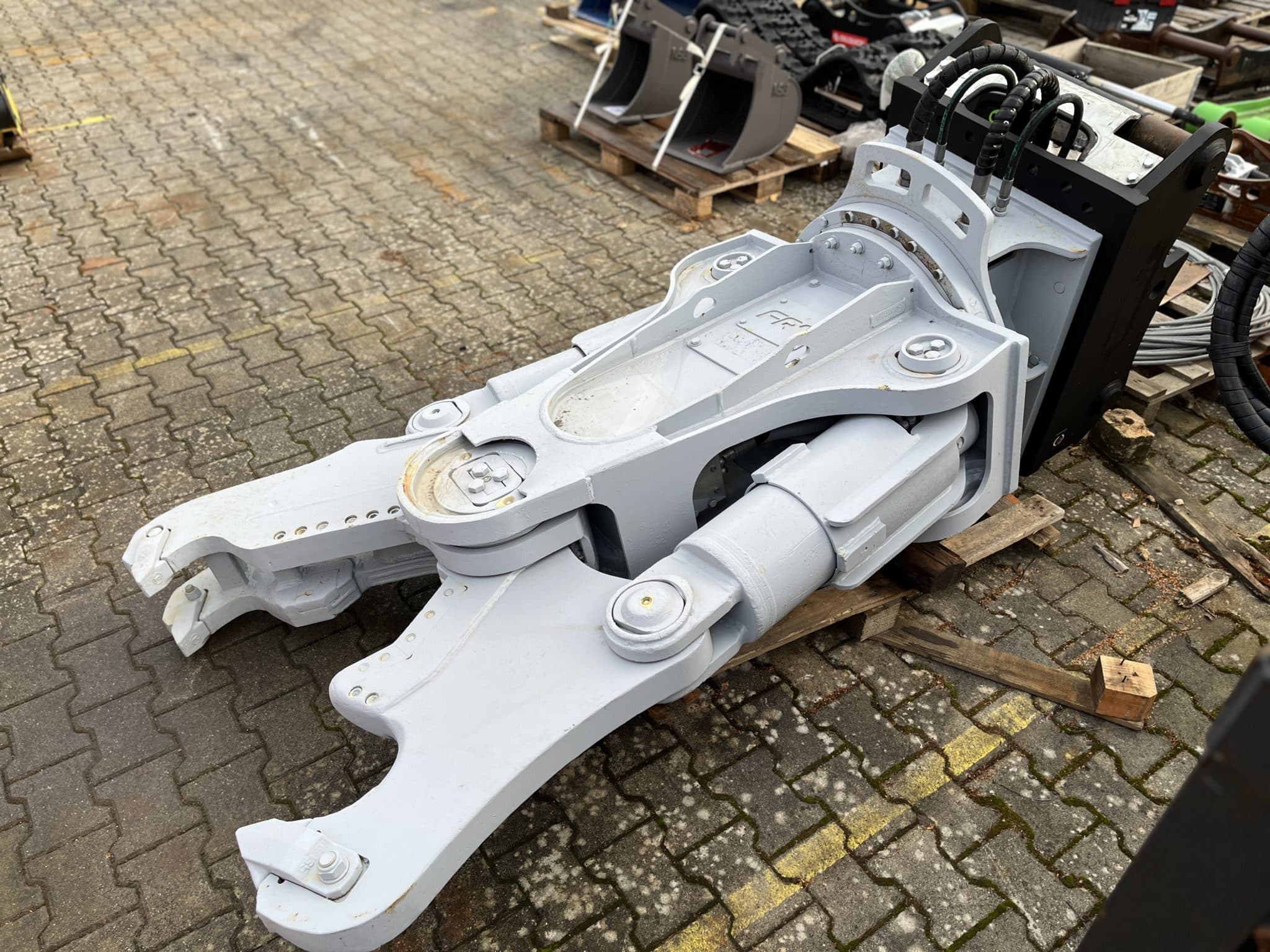 Gebrauchte Anbaugeräte – [div] Furukawa V-17M