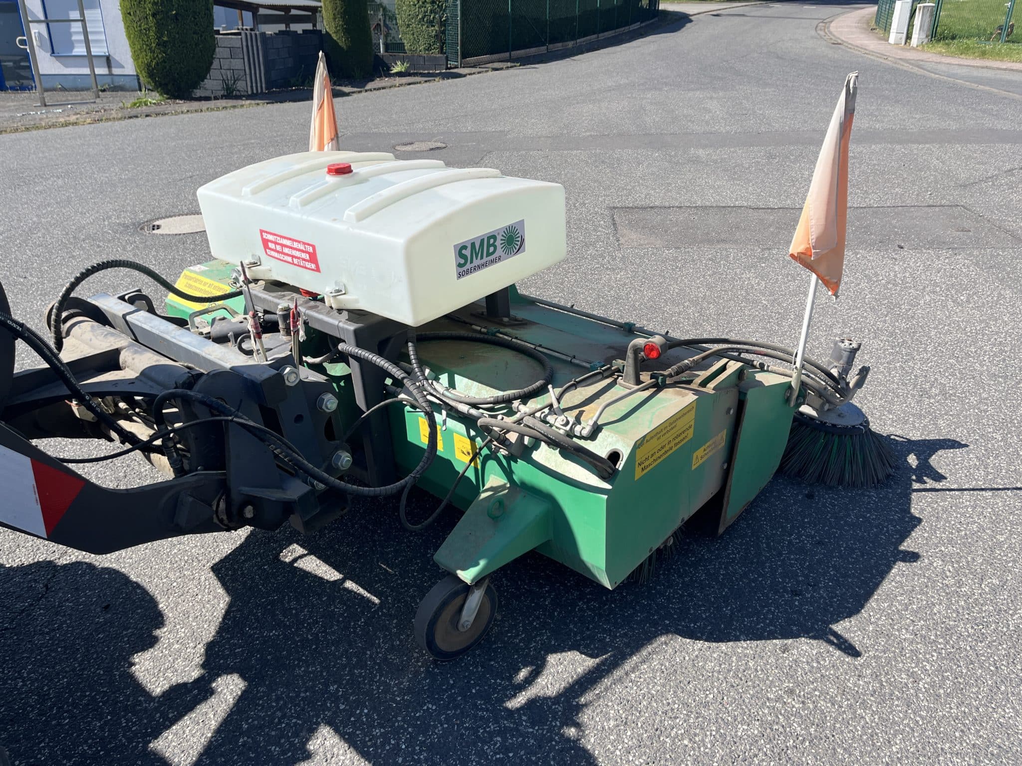 Gebrauchte Anbaugeräte – [div] Sobernheimer Kehrmaschine UKM2.2