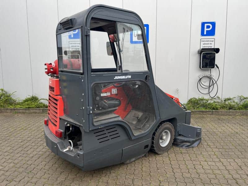 Gebrauchte Aufsitz-Kehrmaschine – Powerboss Armadillo 9XR LPG