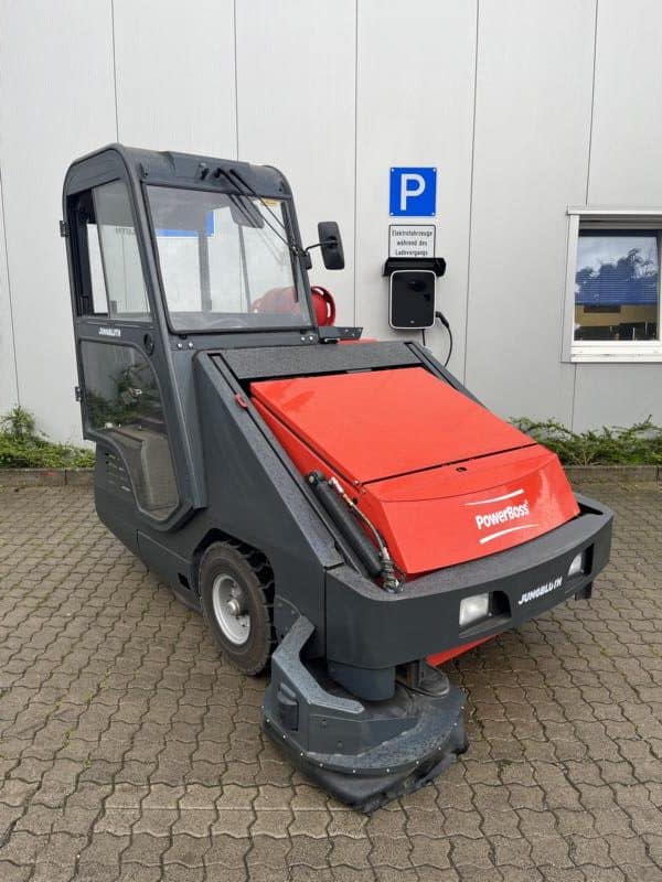 Gebrauchte Aufsitz-Kehrmaschine – Powerboss Armadillo 9XR LPG