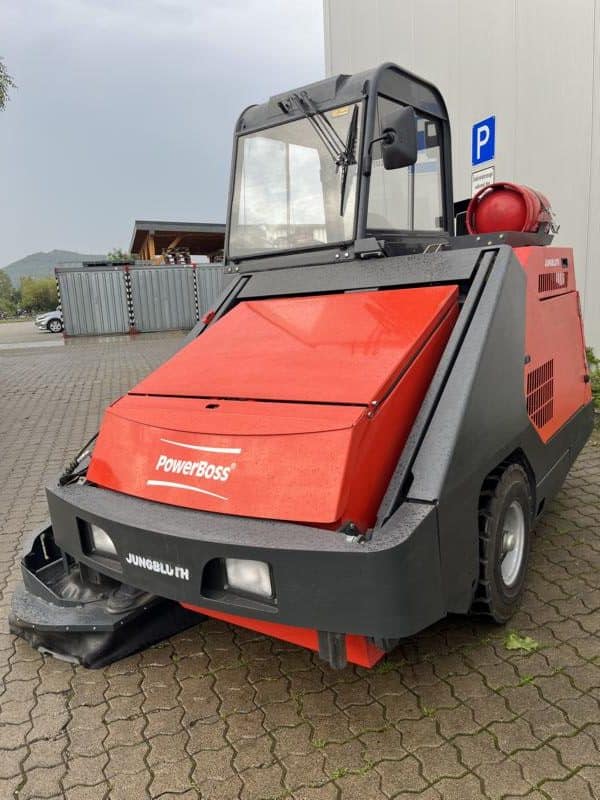 Gebrauchte Aufsitz-Kehrmaschine – Powerboss Armadillo 9XR LPG