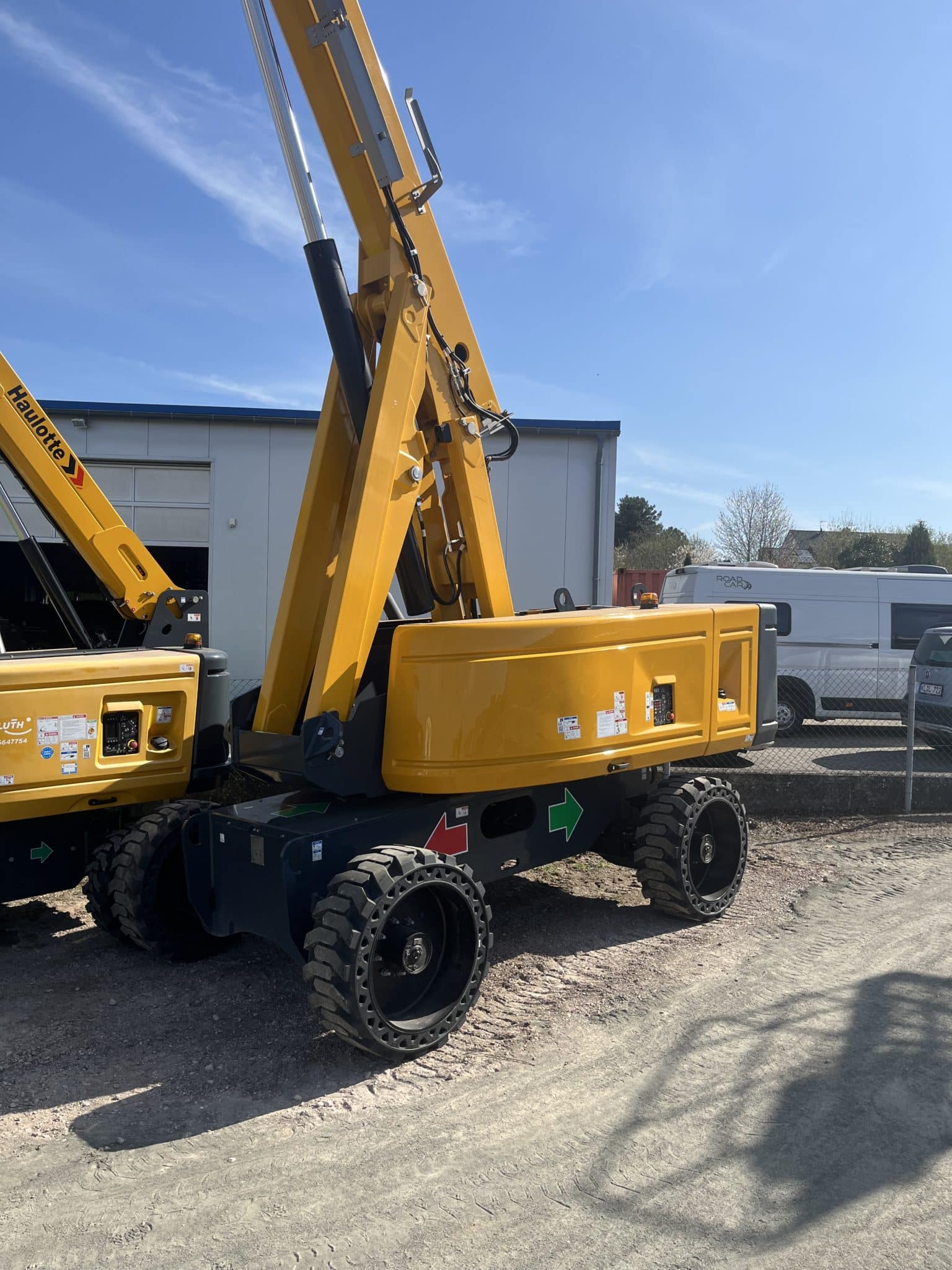 Gebrauchte Arbeitsbühne – Haulotte HT28RTJPO