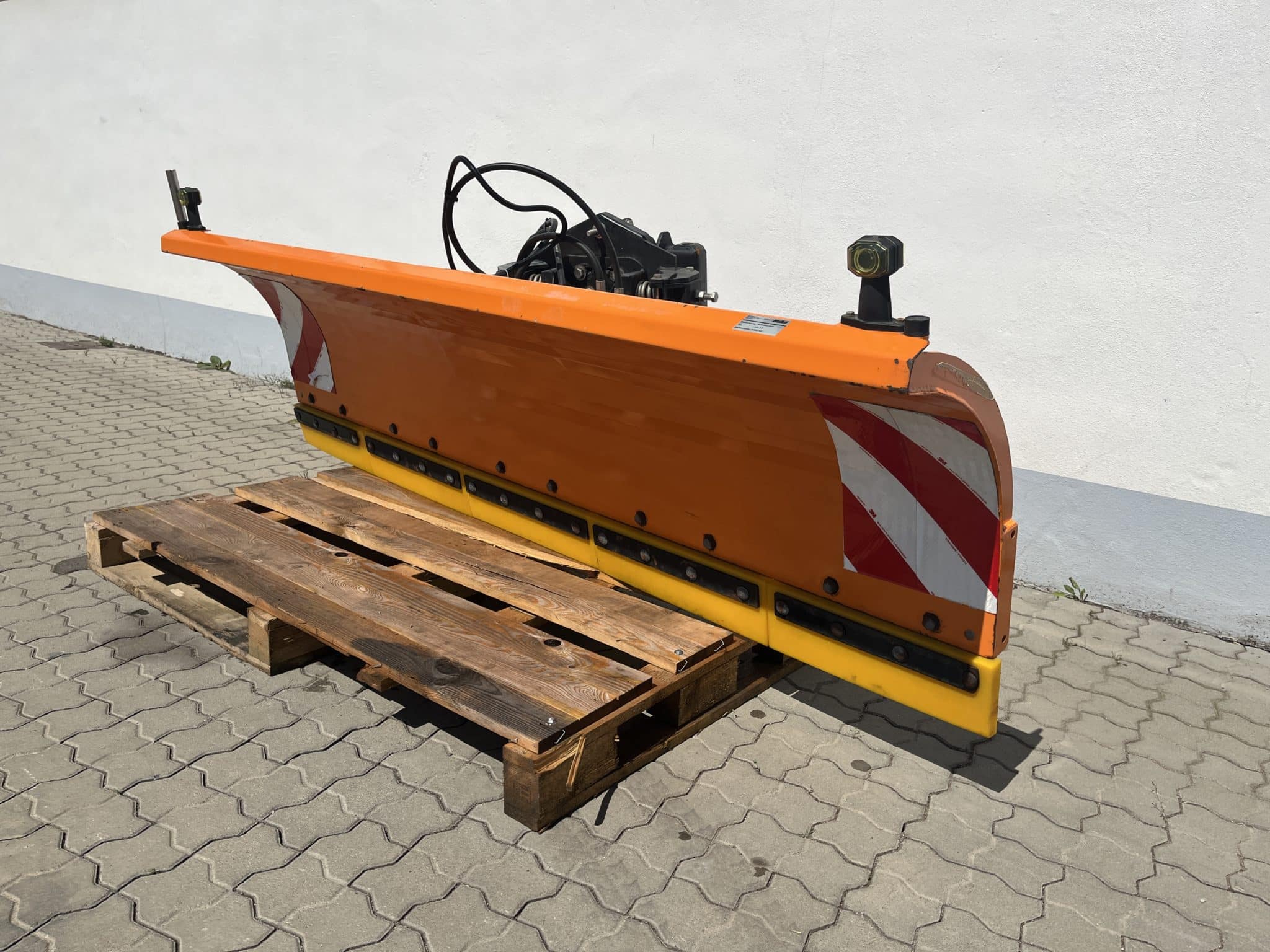 Gebrauchte Reinigungstechnik – [div] KIF Schneepflug SPF-2400