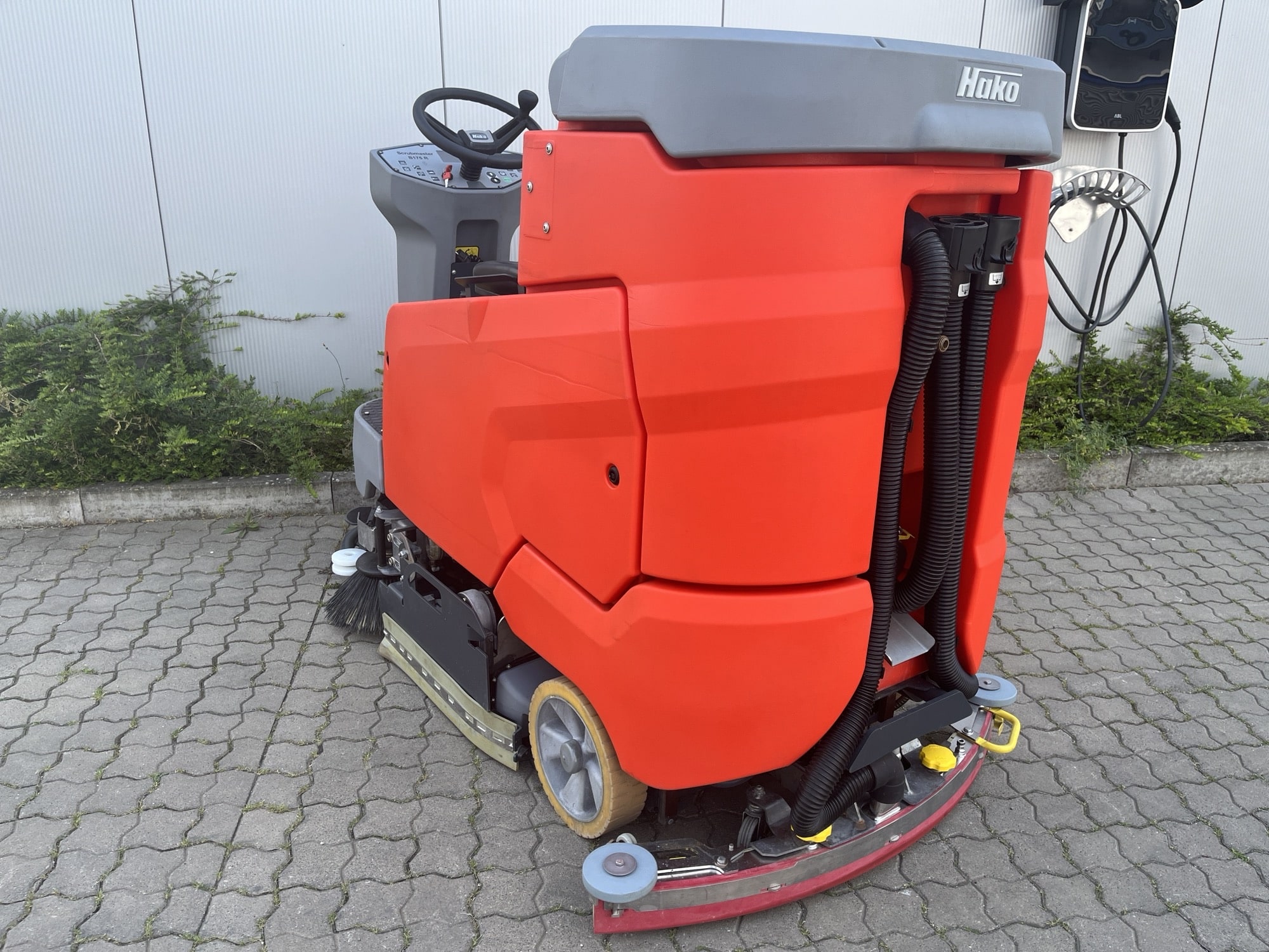 Gebrauchte Aufsitz-Scheuersaugmaschine – Hako Scrubmaster B175R PE WB850