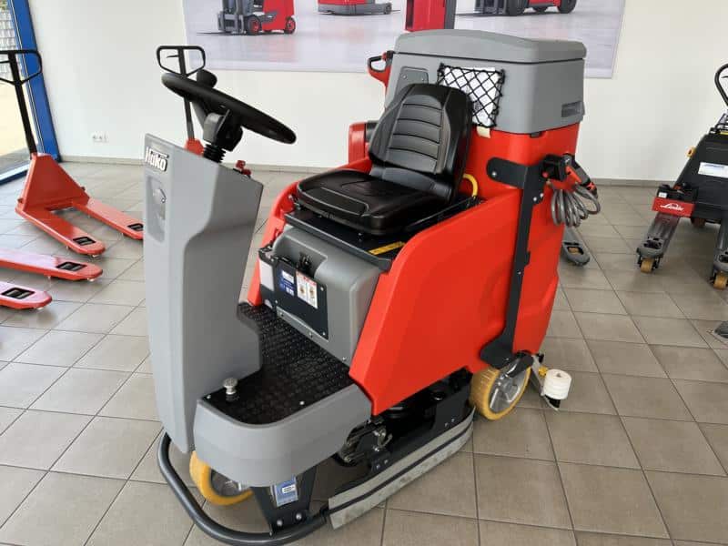 Gebrauchte Aufsitz-Scheuersaugmaschine – Hako Scrubmaster B120R TB750