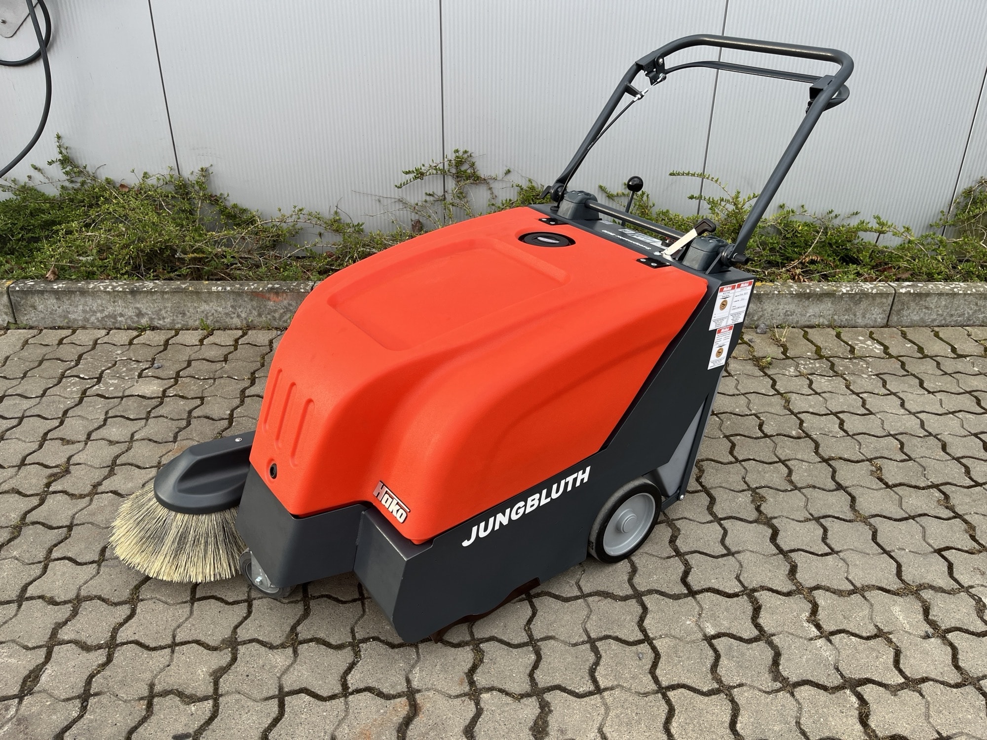 Gebrauchte Kehrsaugmaschine – Hako Sweepmaster B650