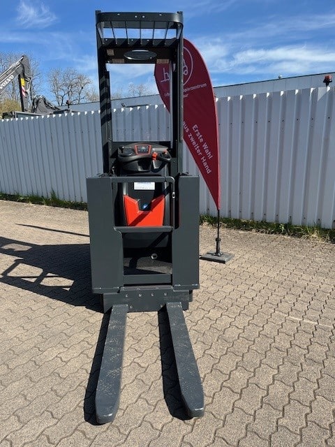 Gebrauchte Horizontalkommissionierer – Linde V10