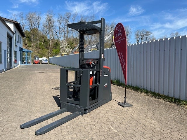 Gebrauchte Horizontalkommissionierer – Linde V10