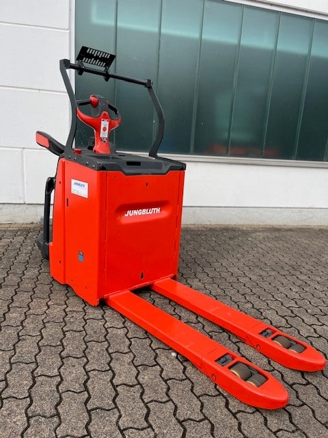 Gebrauchte Lagertechnik – Linde T20AP NARROW