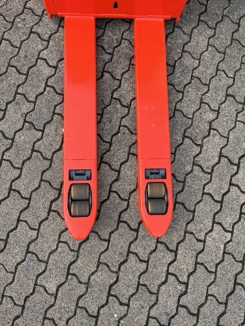 Gebrauchte Lagertechnik – Linde T20AP NARROW