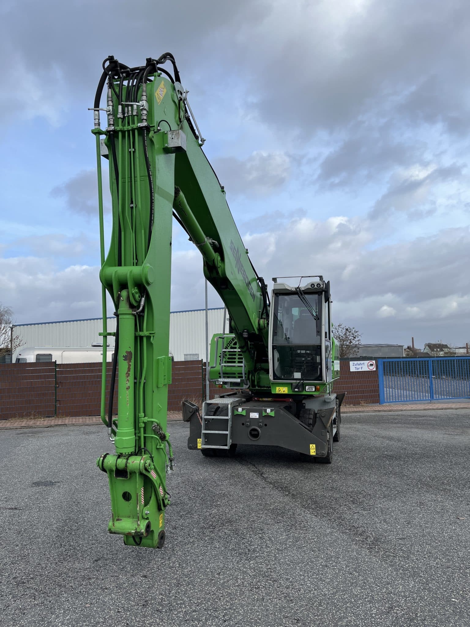 Gebrauchte Baumaschinen – Sennebogen 821