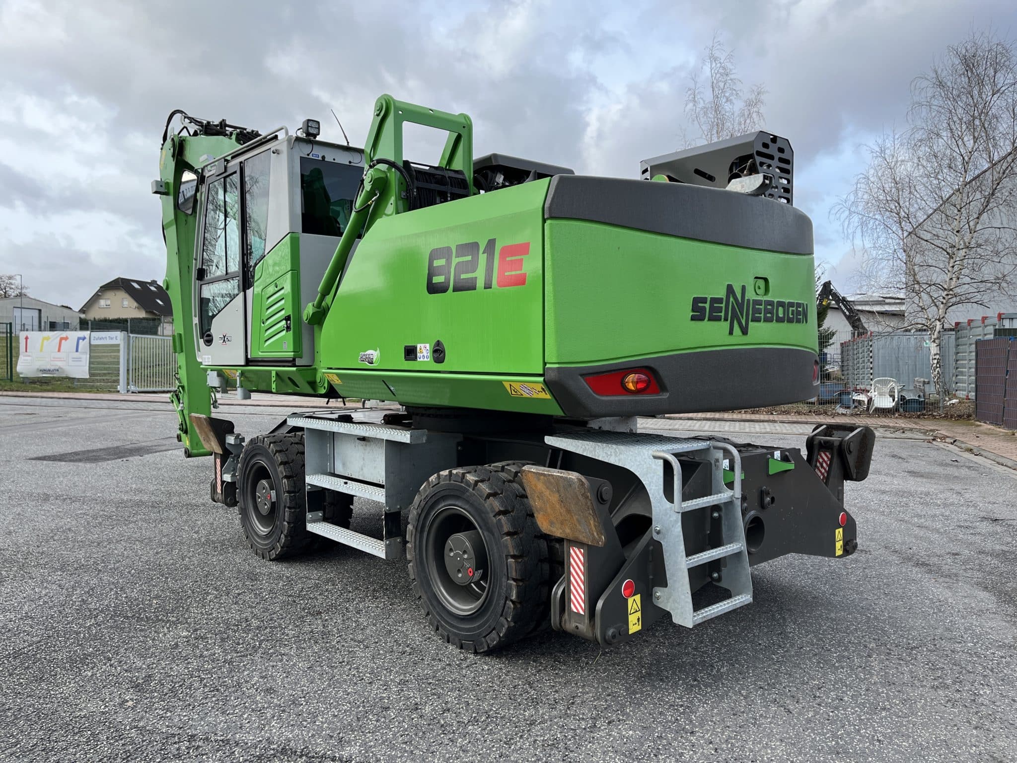 Gebrauchte Baumaschinen – Sennebogen 821