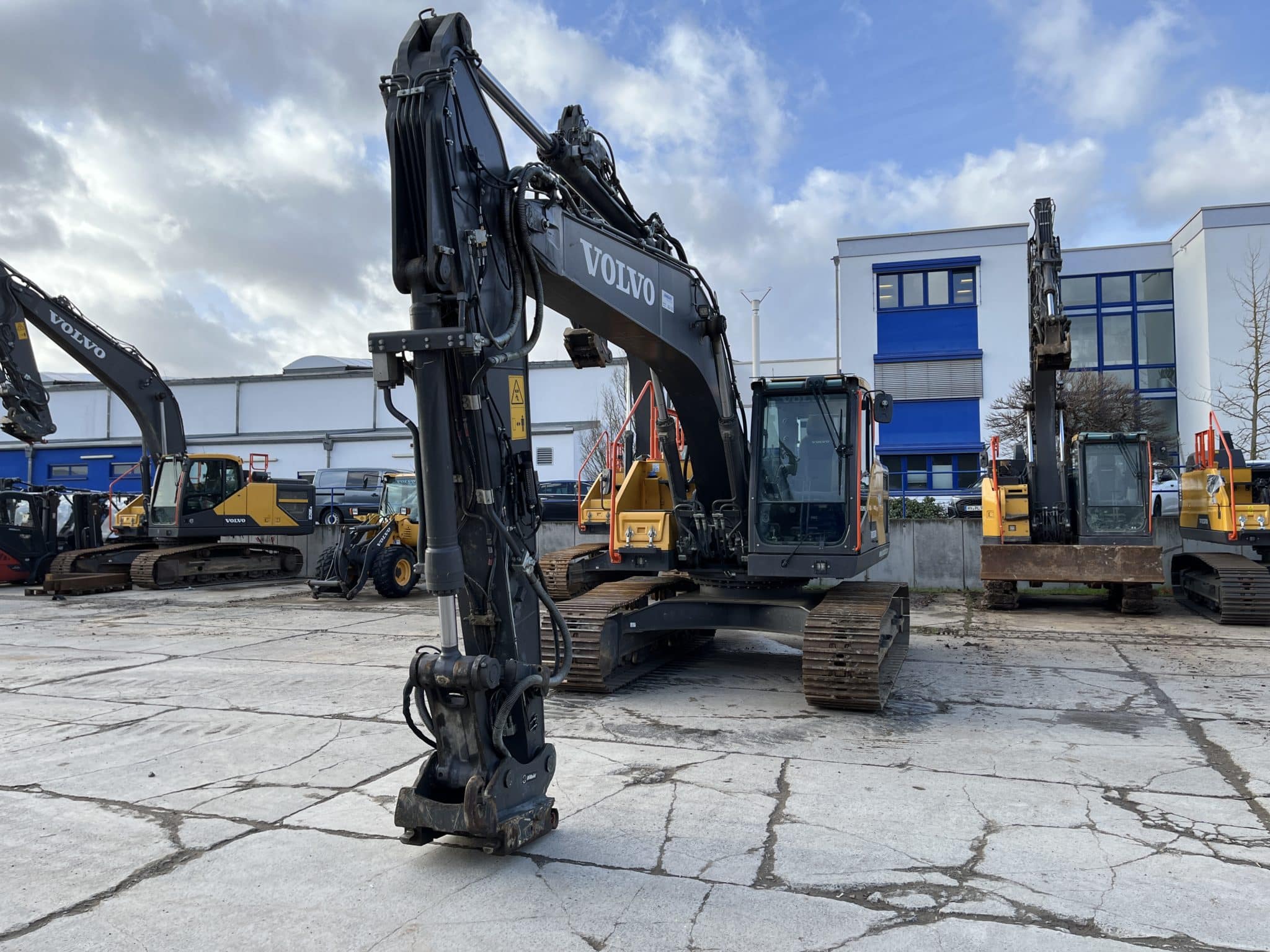 Gebrauchte Baumaschinen – Volvo EC220EL mit 2D Dig assist