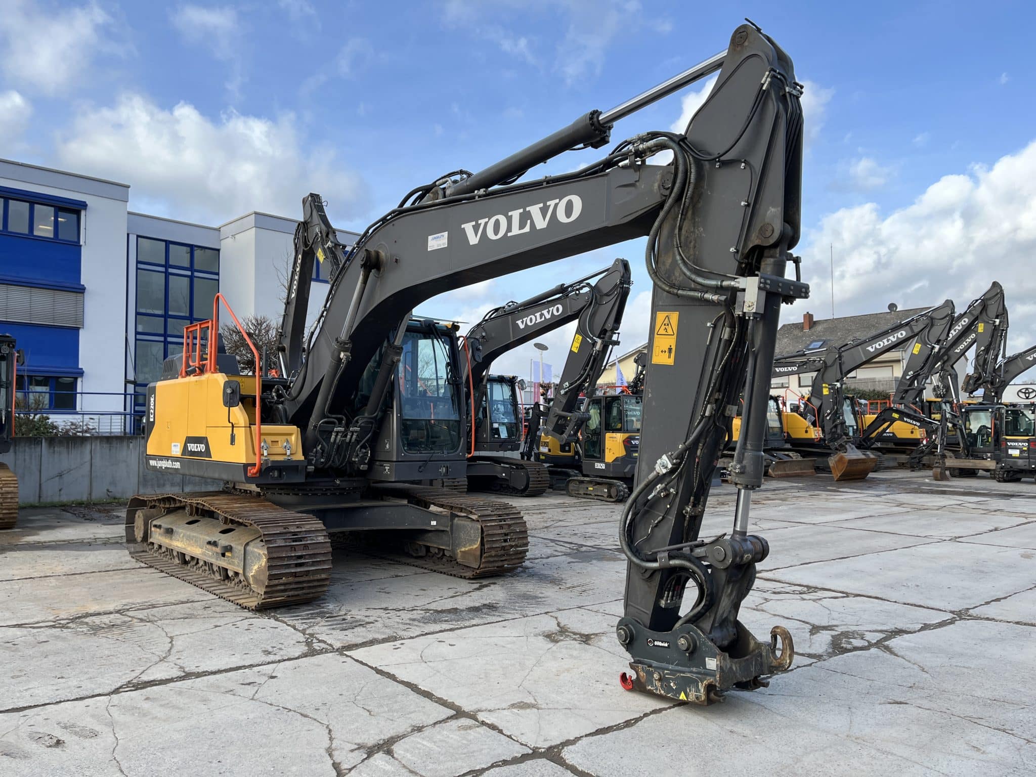 Gebrauchte Baumaschinen – Volvo EC220EL mit 2D Dig assist