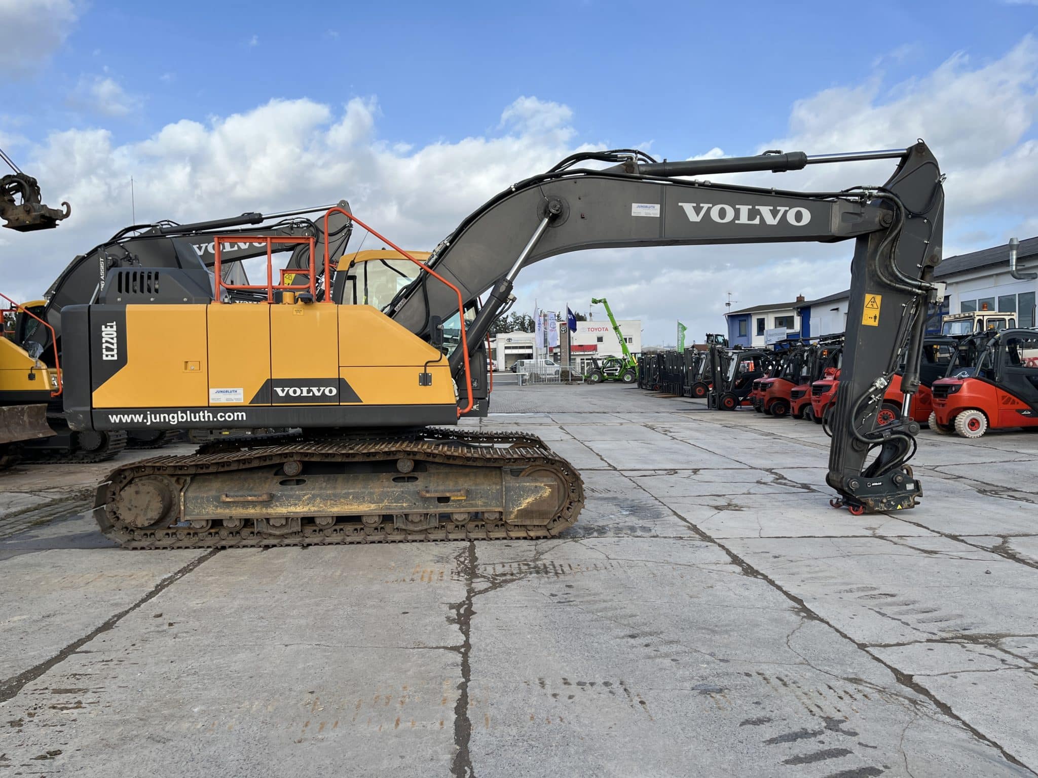 Gebrauchte Baumaschinen – Volvo EC220EL mit 2D Dig assist