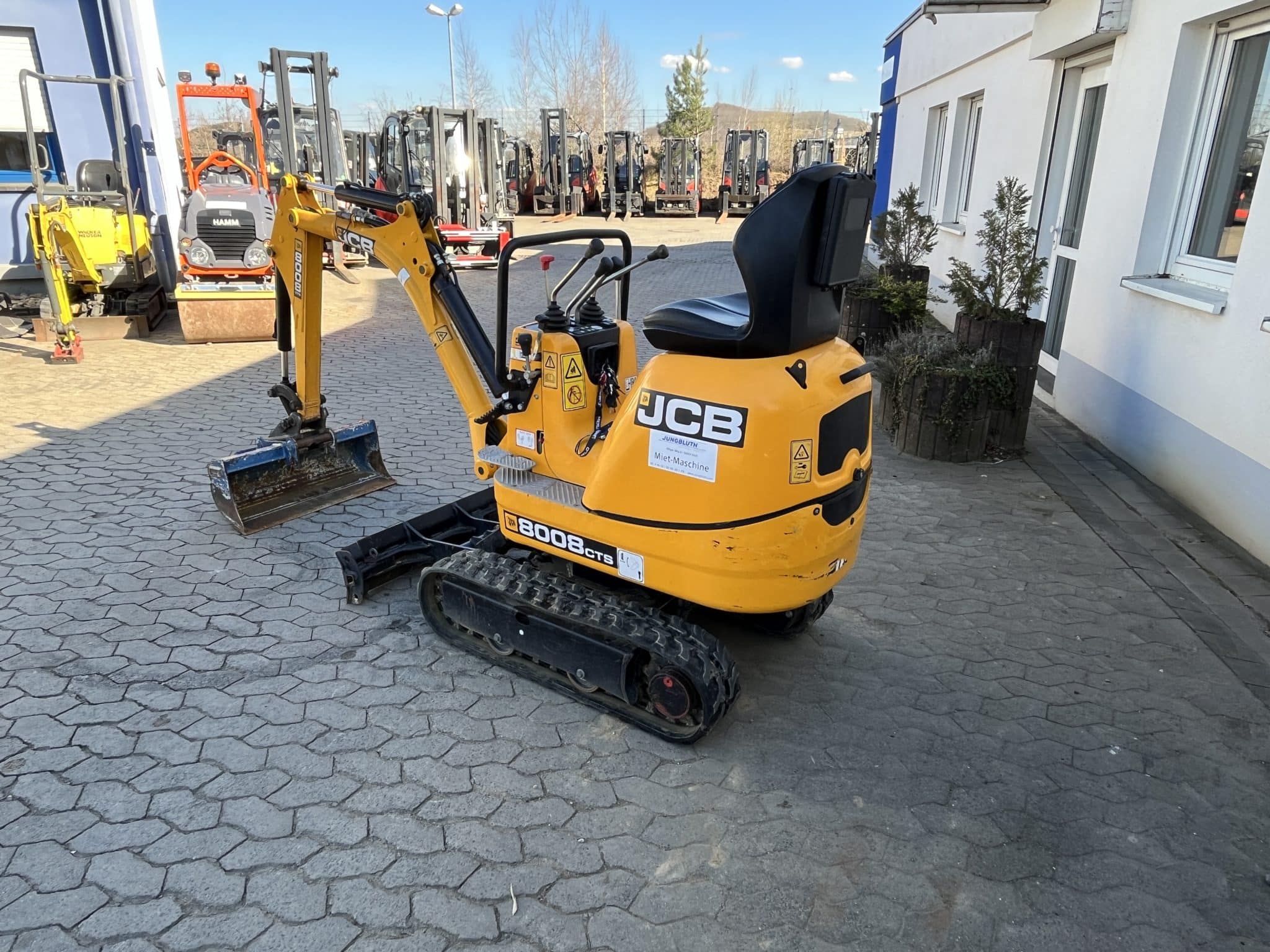 Gebrauchte Baumaschinen – JCB 8008