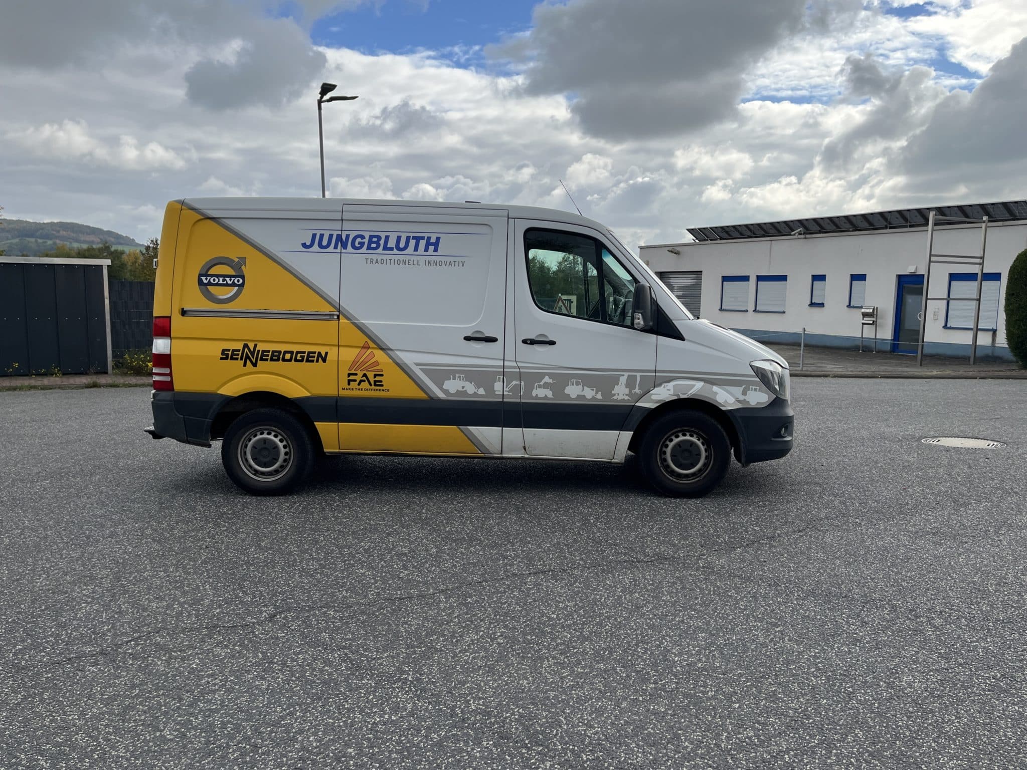 Gebrauchte Baumaschinen – Mercedes-Benz Sprinter