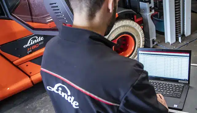 Stapler-Service Köln - Schnelle Lösungen für ausfallende Fahrzeuge - Kachelbild